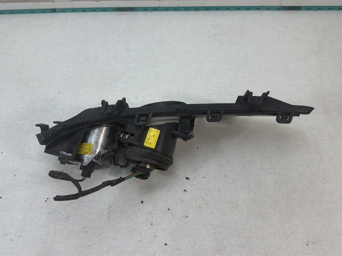 2010-2013 Mercedes-Benz E-Class Front Right Fog Light w/ Cover Assembly OEM