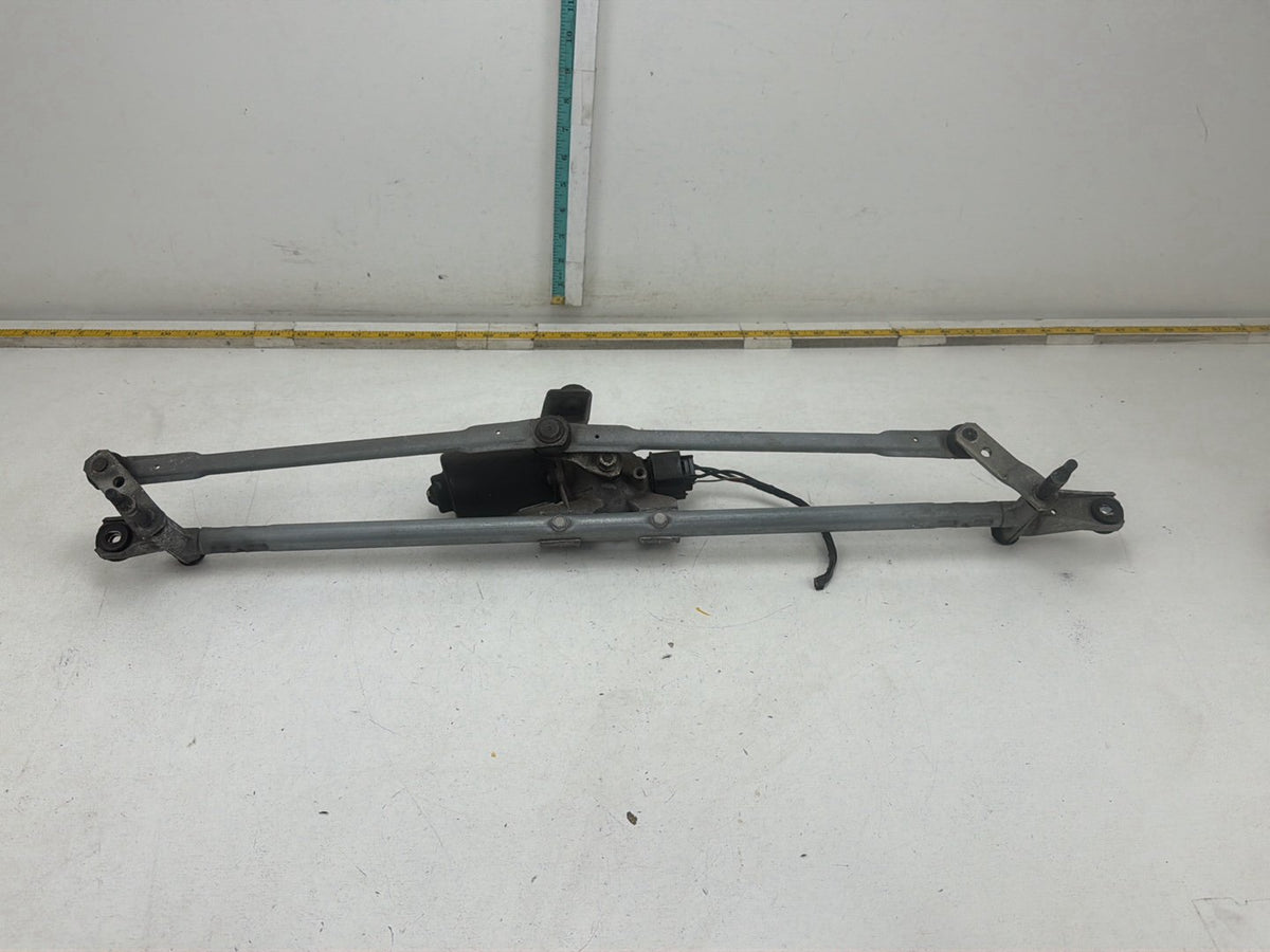 2008-2013 Land Rover Front Right Windshield Wiper Motor W/ Linkage 95012138 OEM