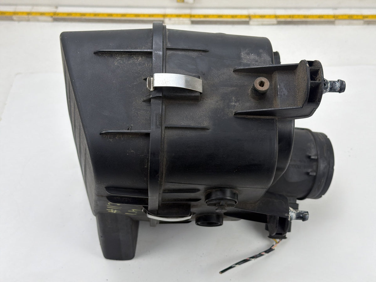 2014-2018 Maserati Quattroporte Left Air Intake Cleaner Filter Housing Box OEM