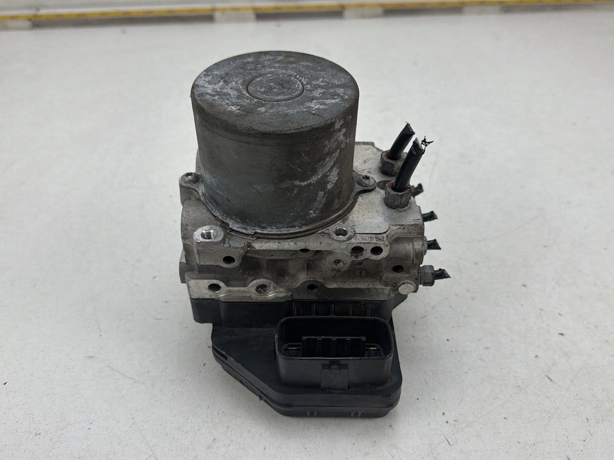 2017-2018 Toyota Sienna L30-3.5L ABS Anti-Lock Brake Pump Control 44540-08260 OEM
