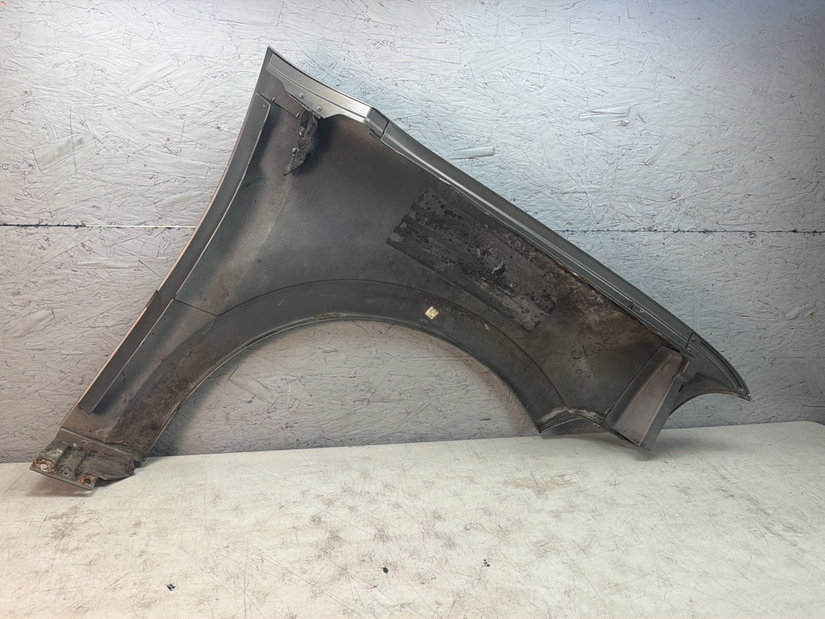 2003-2006 Lincoln Navigator U228 - Left Driver Side Front Fender OEM