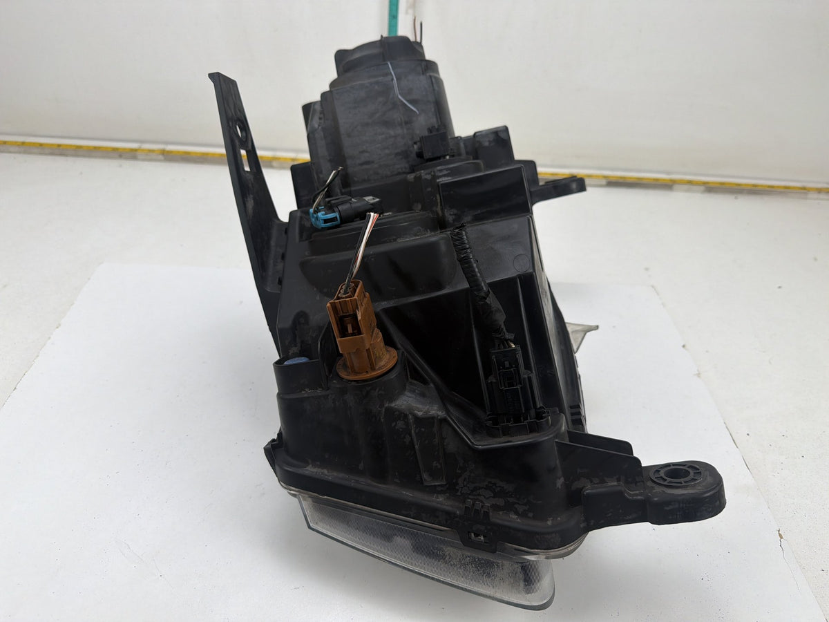 2014-2021 Jeep Grand Cherokee Front Right Passenger Side Headlight M167509 OEM
