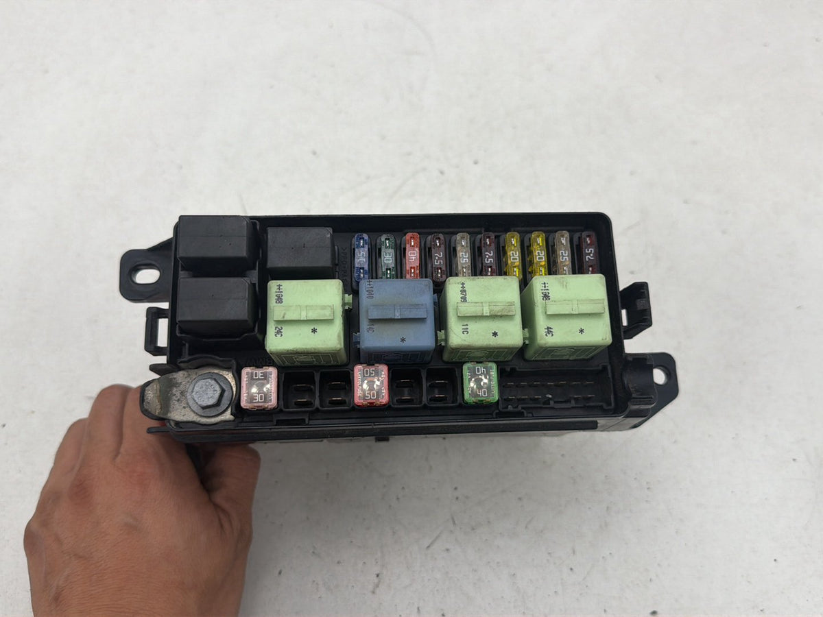 2007-2011 Mini Cooper S R56 Engine Fuse Relay Box Power Distribution OEM