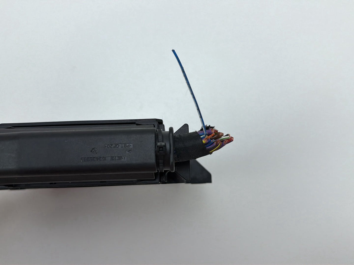 2013-2017 Volkswagen Tiguan Brake Light Control Module 3AA.907.801.H OEM
