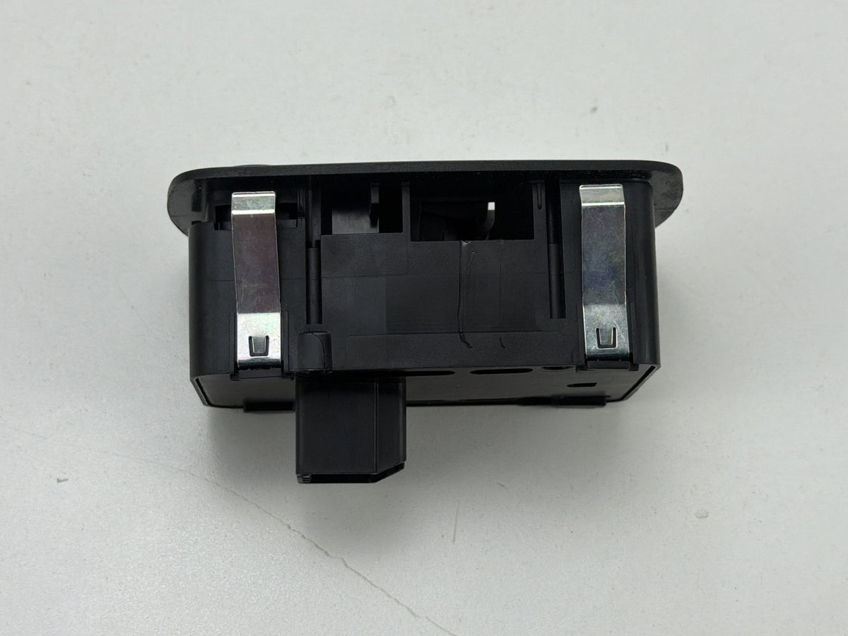 2014-2021 Maserati Quattroporte Rear Right Side Door Window Switch 670025405 OEM